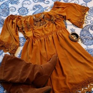 Gold dress w/ lace detail